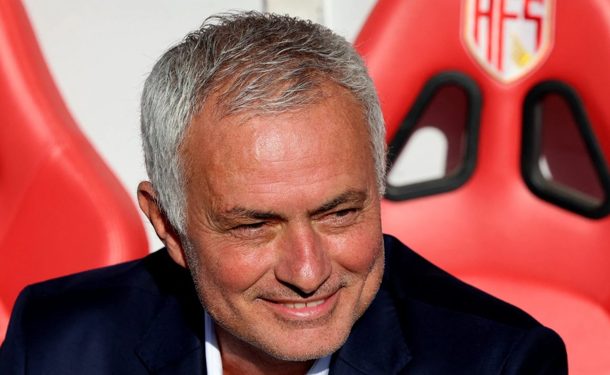 穆里尼奥回归切尔西引发球迷票价风暴，足球变成土豪的游戏？