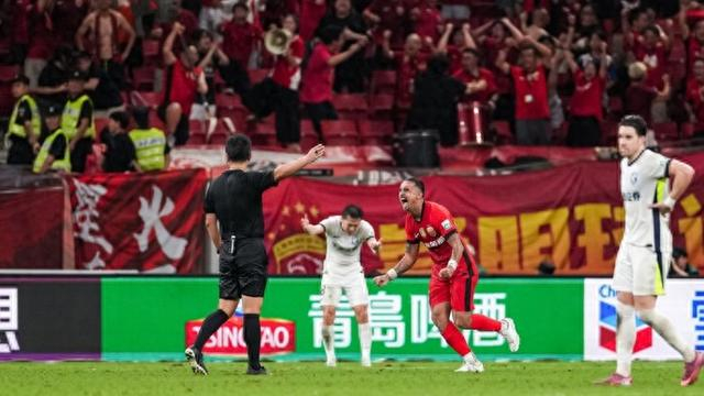 中超争冠大戏：海港绝杀上演惊天逆转 成都蓉城被绝平领先优势瞬间崩塌