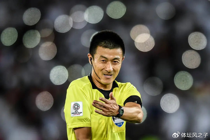 中超裁判傅明遭质疑，裁判黑幕难解粉丝怒喷：公平？别做梦了