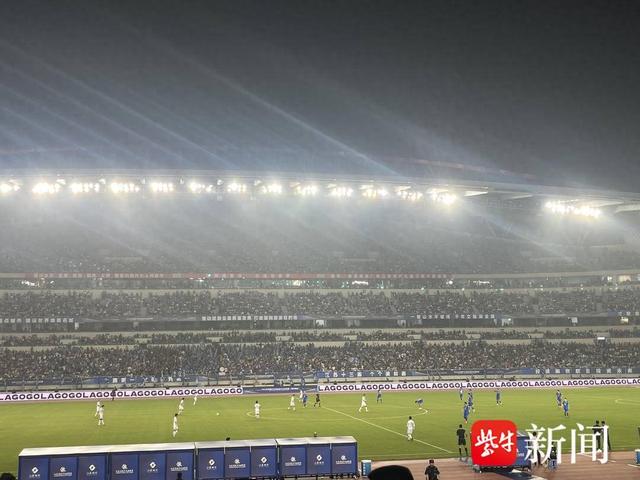 苏超收官大战南京4比0大胜宿迁，刷新现场观众新纪录