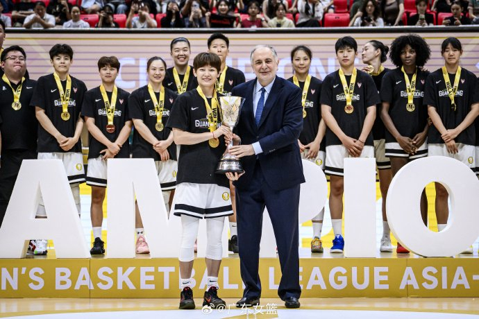 广东女篮亚冠夺冠，95比67碾压日本劲敌，谁说中国女篮没料？