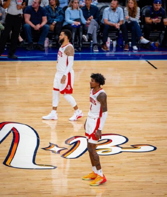 火箭队签约小尼克·史密斯？幻想破灭，薪资空间成最大绊脚石