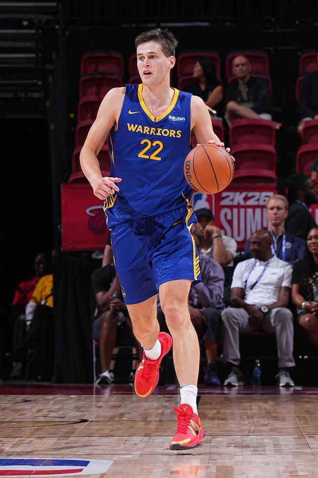 勇士昨日本场签约五人，52号秀图希成新锋线期待