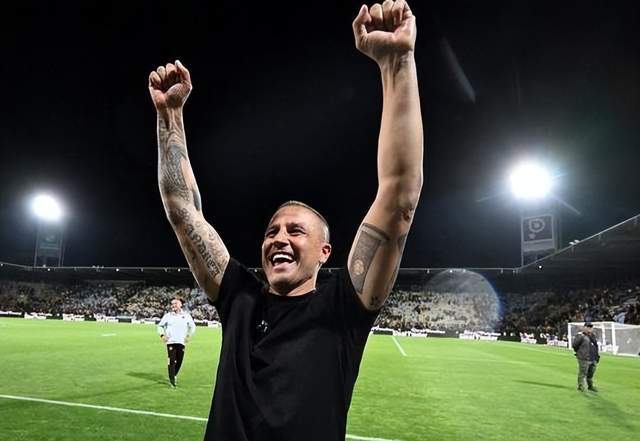 卡帅回锅国足？国足选帅的大戏又来了，卡纳瓦罗真有戏