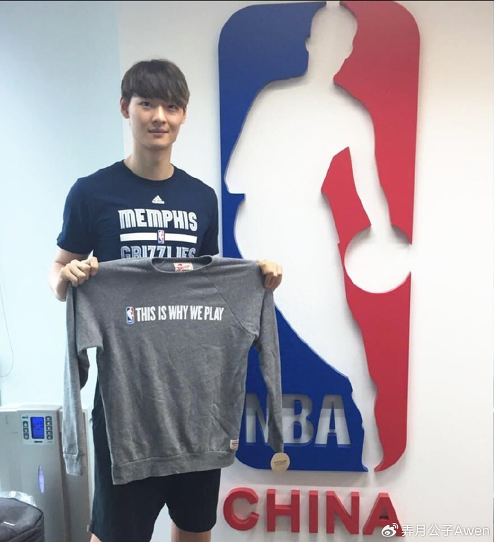 王哲林：被“温室”养大的中国篮球潜力未爆炸炸弹