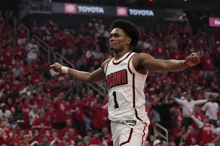 火箭陷控卫困境，乌度卡新赛季多点开花救急