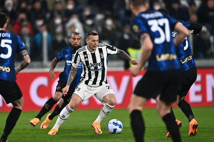 贝纳德斯基犀利点评C罗与梅西：C罗改变足球，梅西宛如神话