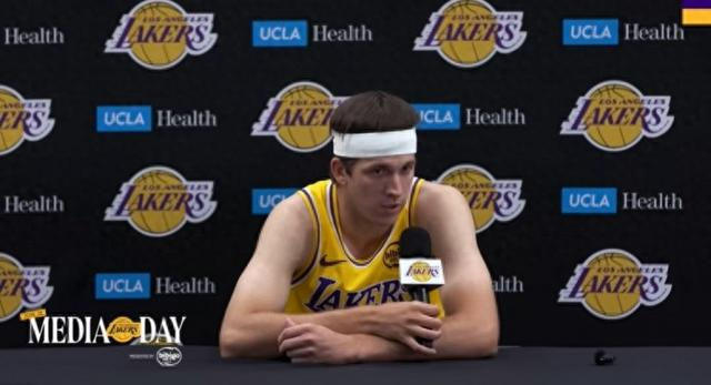 湖人新赛季媒体日，里夫斯直言冠军标准就是从开局就得拼命