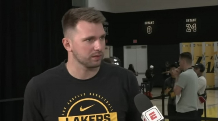 东契奇亮相媒体日自信满满，湖人连胜表现被誉为联盟顶级