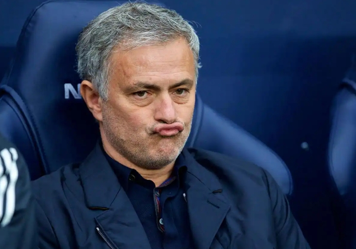 穆帅回归斯坦福桥，本菲卡对战切尔西成欧冠焦点，真相却远没有你想象的精彩