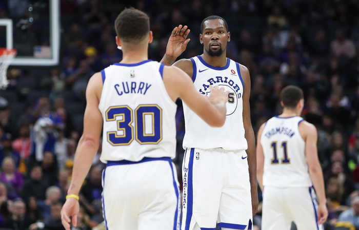 卡佩拉面对昔日劲敌KD只能尴尬避谈,火箭的冠军梦还远吗?