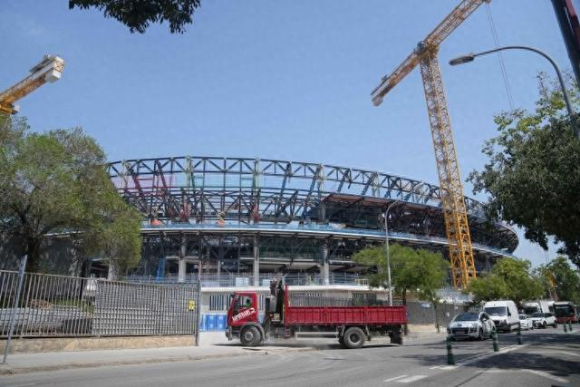 巴萨诺坎普回归一推再推，俱乐部高层怒了：皇家马德里都早踢上了