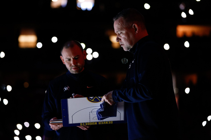 掘金换帅内幕曝光，阿德尔曼谈马龙离奇“祝贺”