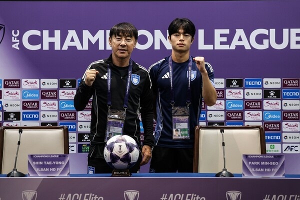 亚冠东亚区第2轮 蔚山HD客战上海申花，申台龙誓拿胜利