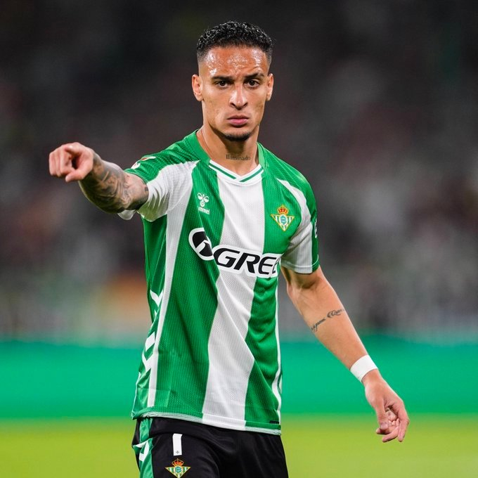 安东尼自曝曼联夏季遭冷落，住酒店40天成众矢之的