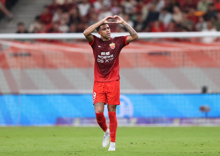 古斯塔沃红牌风波，海港亚冠局势雪上加霜