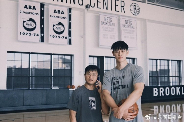 曾凡博亮相篮网训练营，伤愈复出能否站稳NBA舞台？