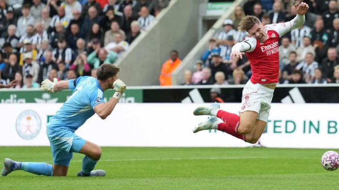 英超VAR争议再起，阿森纳点球被果断取消，裁判长韦伯骂你没看清楚！