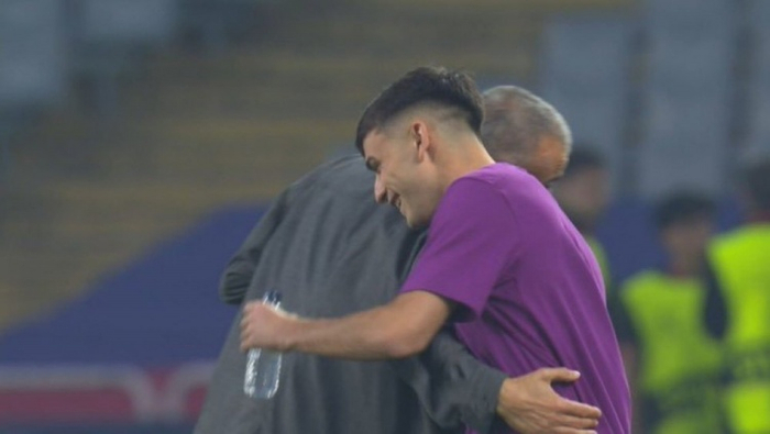 恩里克回巴萨当客，拥抱昔日弟子佩德里，欧冠第二轮情绪复杂