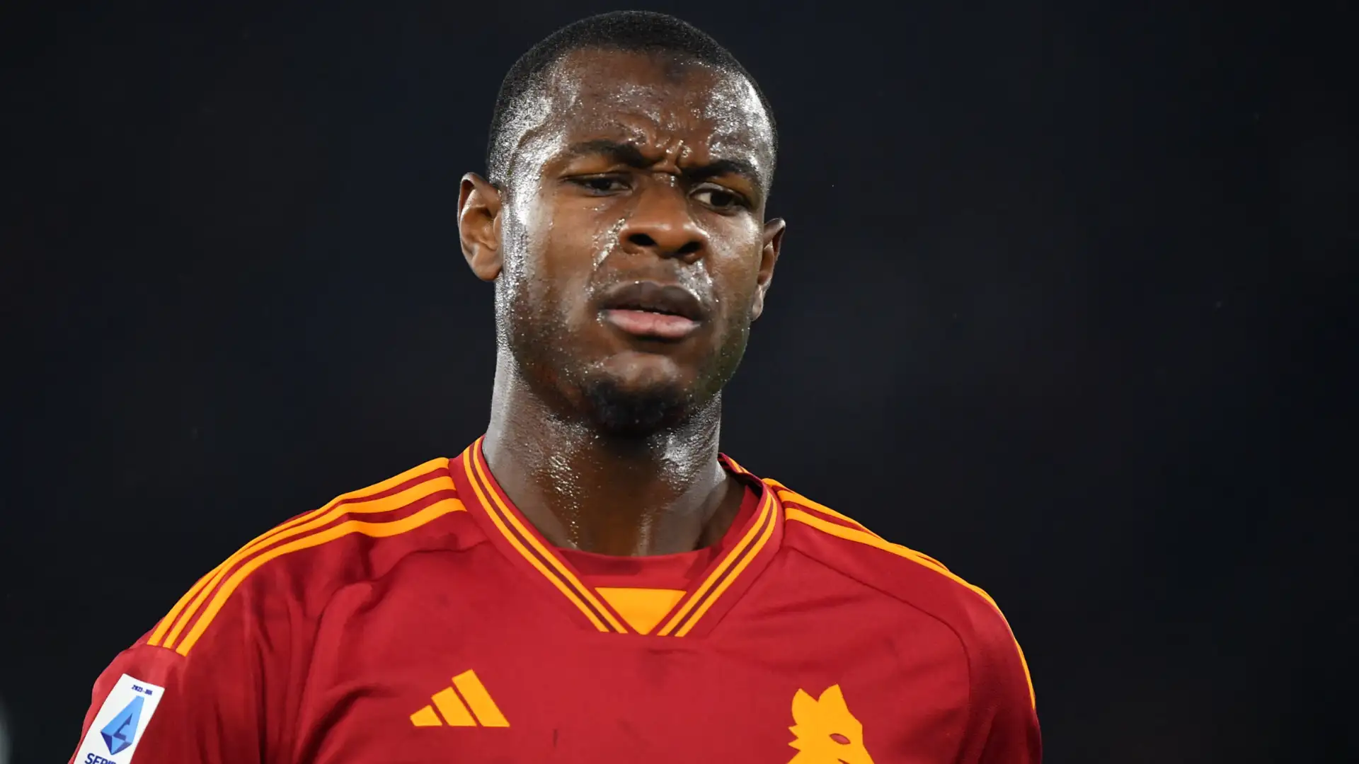 罗马后卫恩迪卡爆料曼奇尼默契，透露欧联赛展望