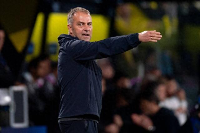 弗里克无奈承认，巴萨被巴黎踢得溜得一塌糊涂