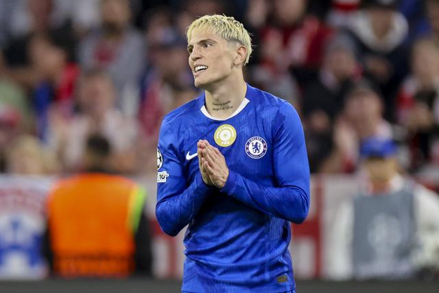 加纳乔脖子新文身成焦点，切尔西新星别样“炫耀”方式