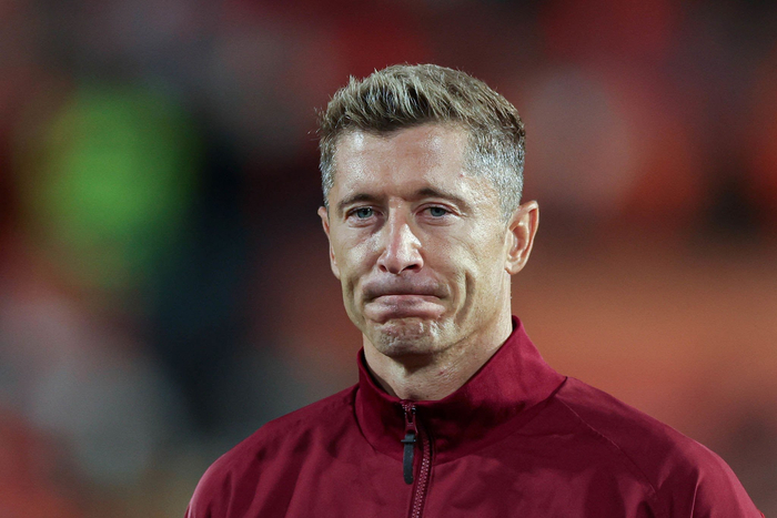 莱万多夫斯基专注西甲巴萨，未来自由球员疑云未解