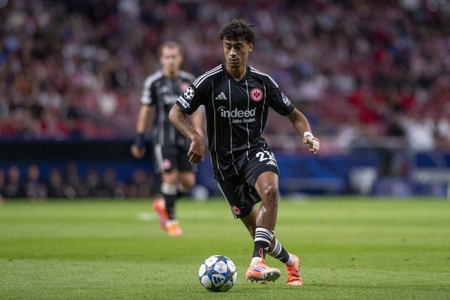 法兰克福年轻左后卫布朗首次入选德国国家队，纳格尔斯曼终于不再闭眼了