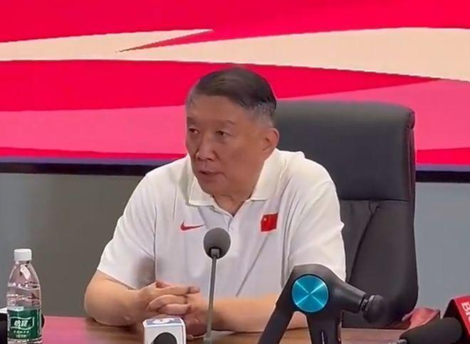 宫鲁鸣发声：中国女篮国家队选人的狠准标准，光攻强不防守滚蛋
