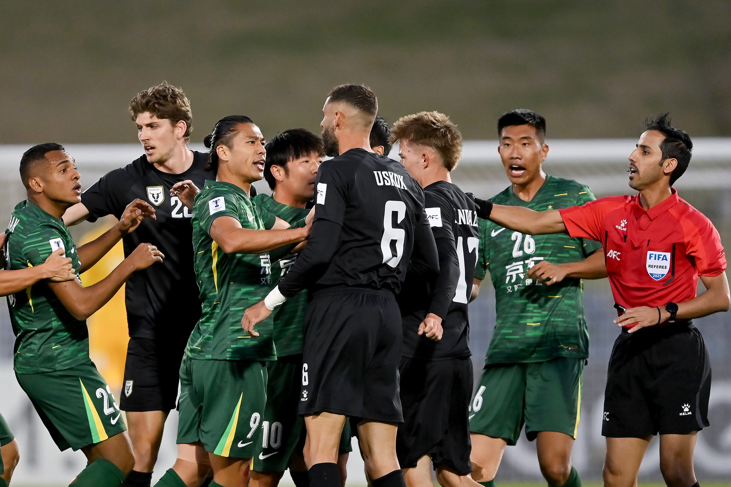 国安亚冠二级联赛惨败引爆网络，质疑声一片！