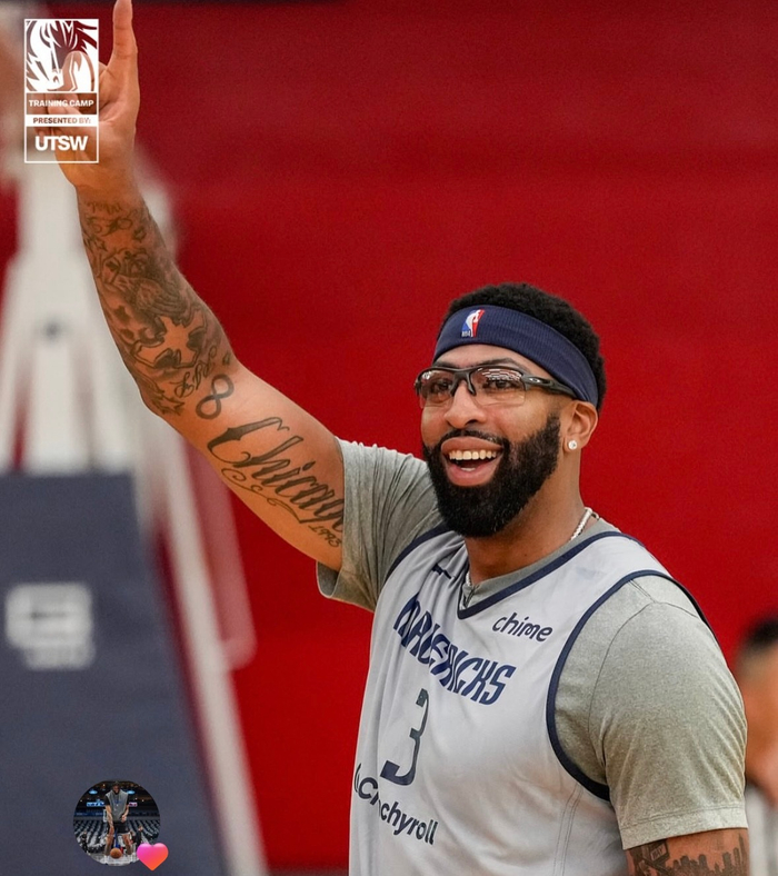 浓眉的“大号”尴尬：湖人逼他背锅，独行侠救赎4号位自由