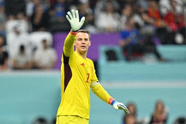 诺伊尔还没退休？德国队想用他，他倒是挺乐意的