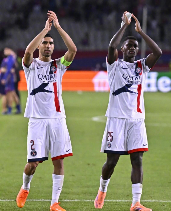 巴萨惨败巴黎,努诺-门德斯和阿什拉夫抢尽风头