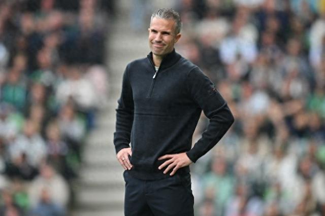 范佩西谈费耶诺德失利：比赛踢得像英超水平，胜利迟早来