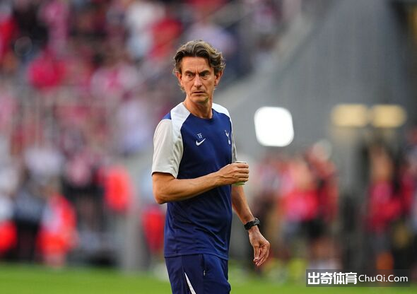 欧冠首轮，热刺凭乌龙1-0力克比利亚雷亚尔，防守稳健成亮点