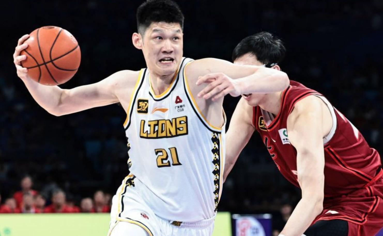 胡金秋谈入选国家队的心路历程与篮球梦想