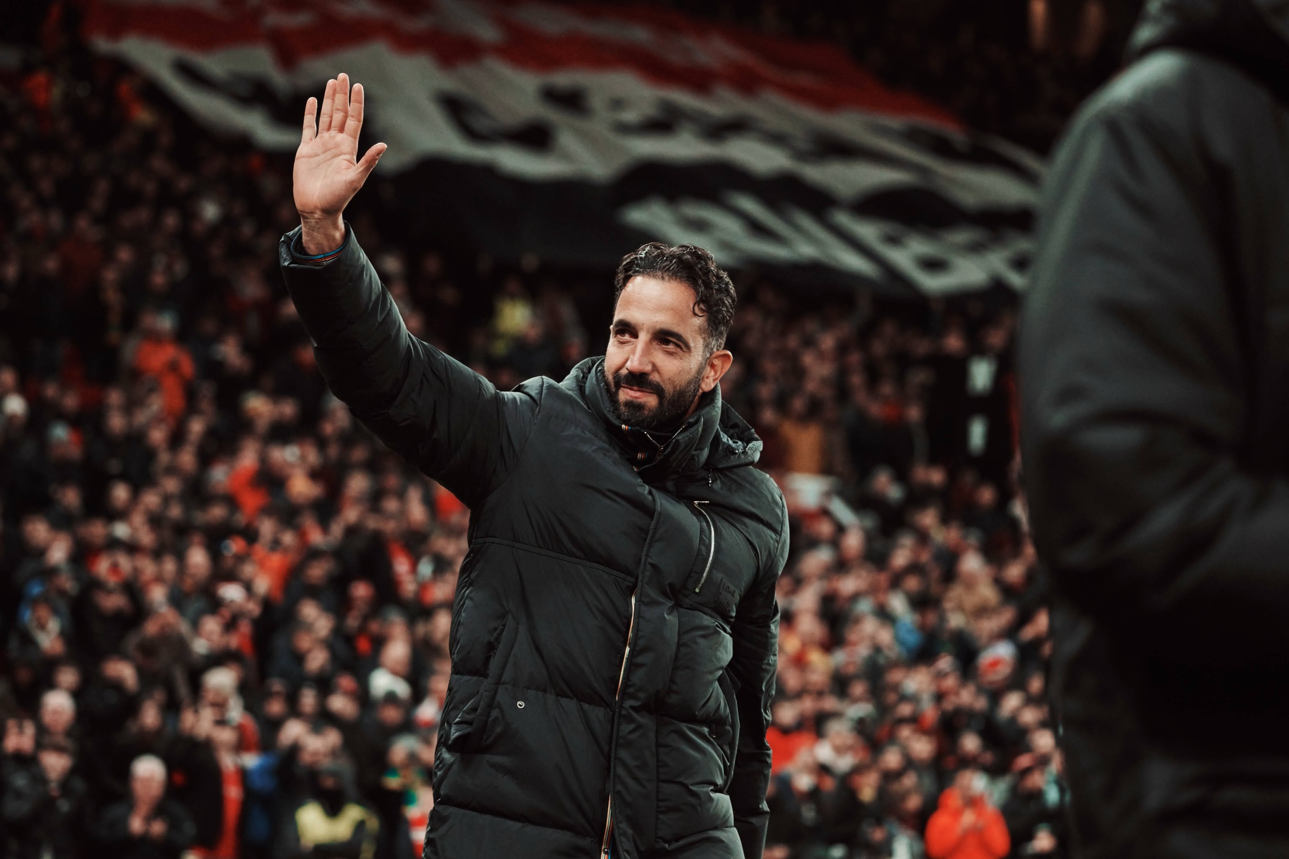 曼联季中友谊赛布局：阿莫林无奈铤而走险，球队财路成焦点