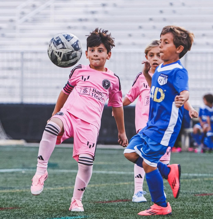 梅西与希罗马特奥：新时代足球的热门话题探秘