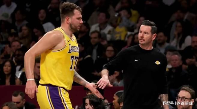 湖人季前赛折戟太阳，进攻哑火防守还能撑得住吗？