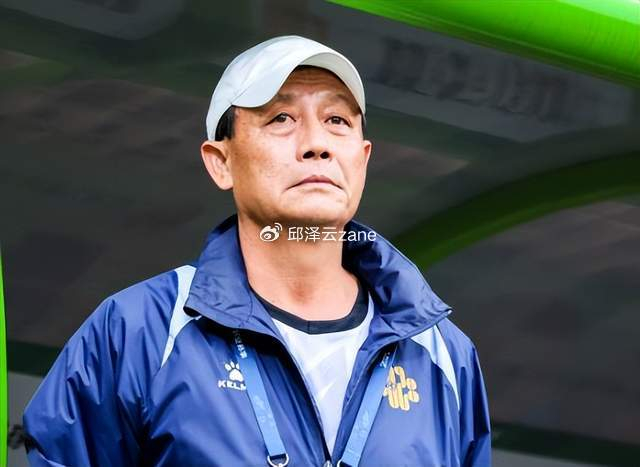 国足选帅专家团名单引争议，选帅机制成焦点