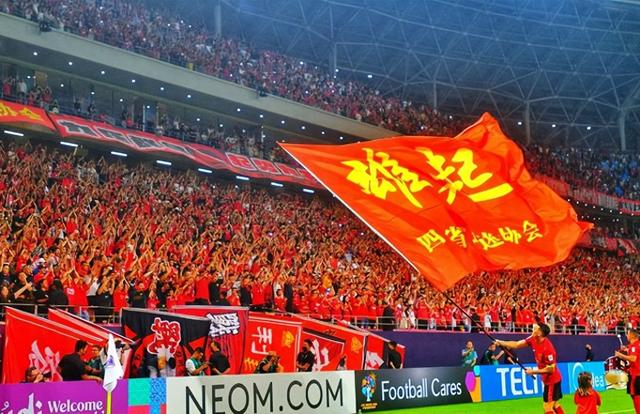 成都蓉城：亚冠之夜，足球之城的狂欢