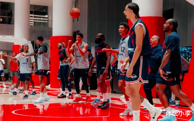 快船新赛季训练营风景线：阴阳合同风波不敌团队化学反应