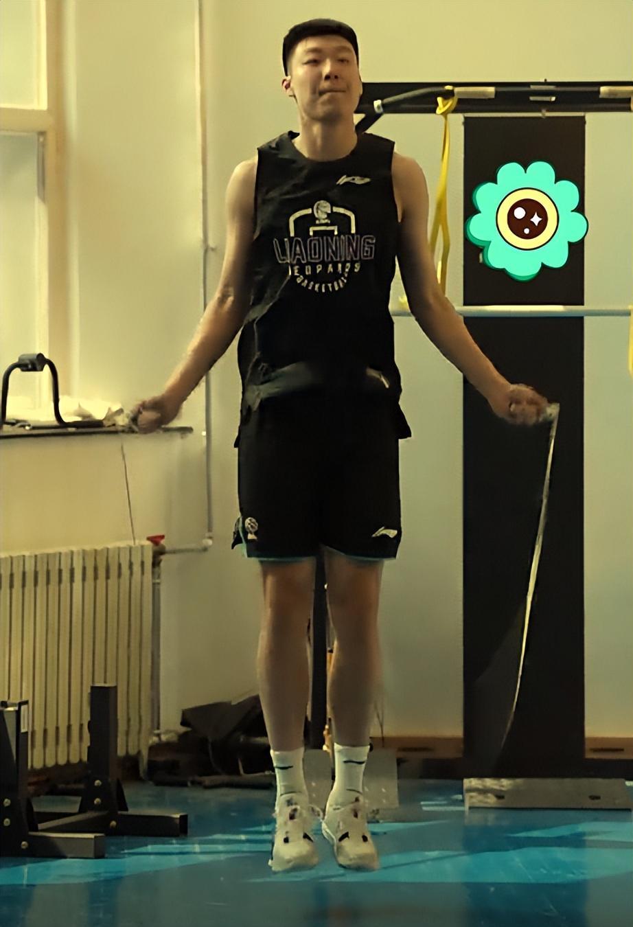 辽篮加班内幕大曝光，大姜腰伤谣言抖机灵被打脸