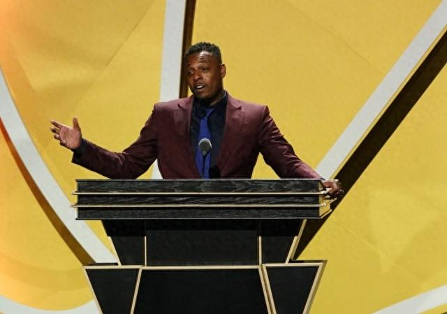 皮尔斯谈绿军旧事：女生用手机查薪水挑对象，真相比你想的更现实