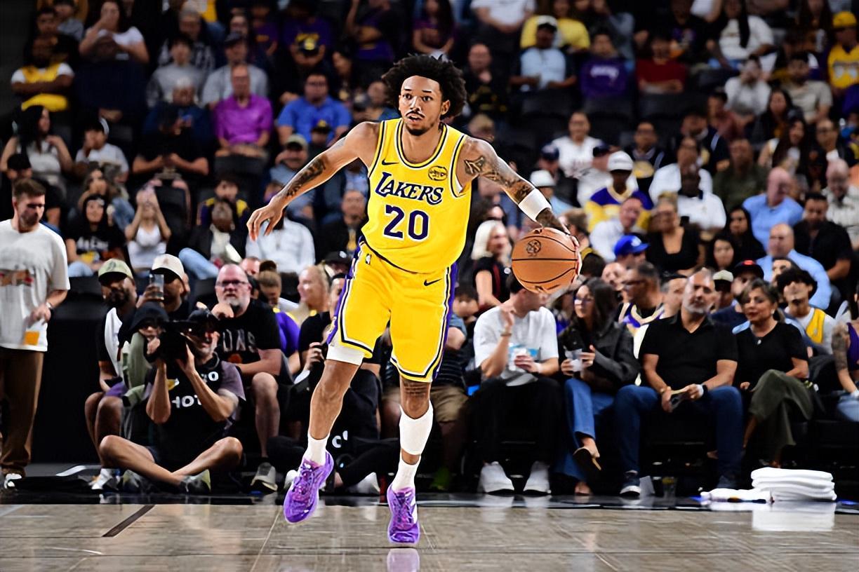 湖人季前赛惨败，小尼克-史密斯表现令人失望