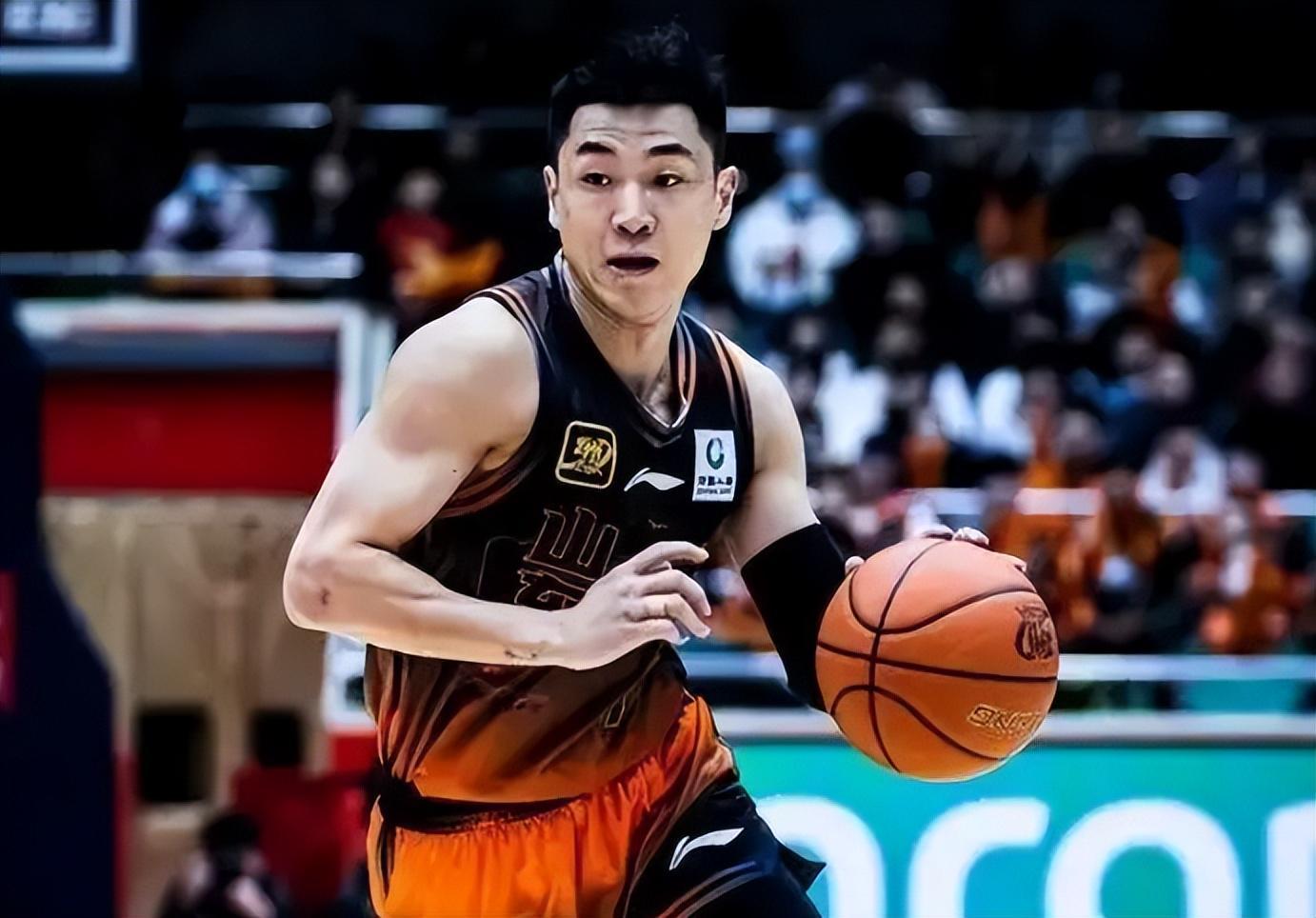 三线作战的山东男篮：时间赛跑与外援迷局