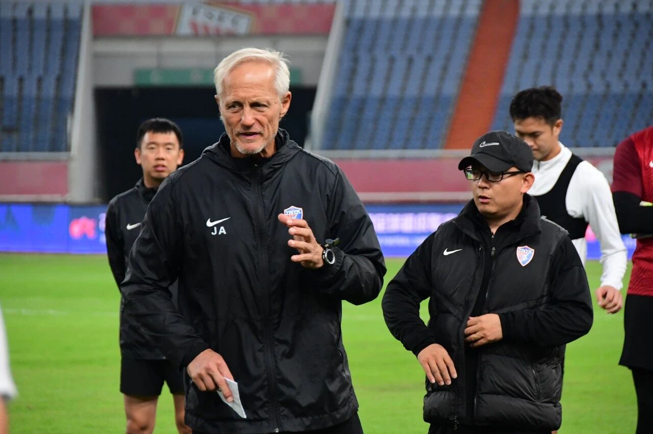 安德森点评云南玉昆1：1战平山东泰山，称赞防守反击有料