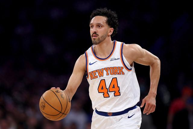 尼克斯季前赛小胜76人，布罗格登与沙梅特表现引关注