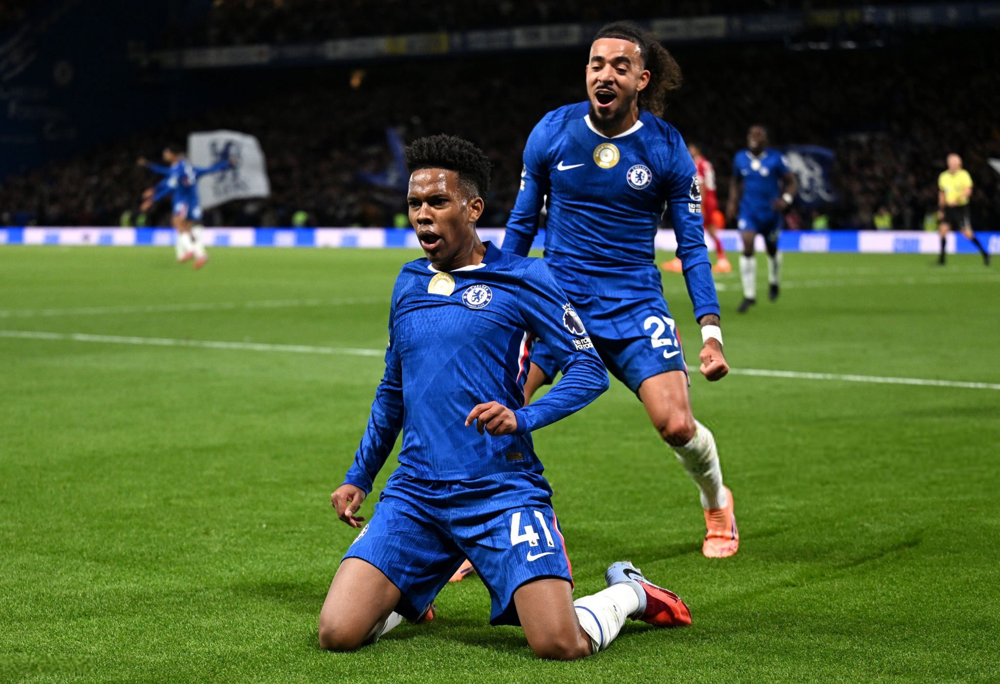 切尔西终结连败，埃斯特旺爆发力挽狂澜