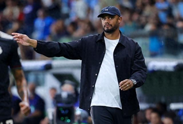 拜仁新赛季开局炸裂，法兰克福被碾压！十连胜纪录刷新历史